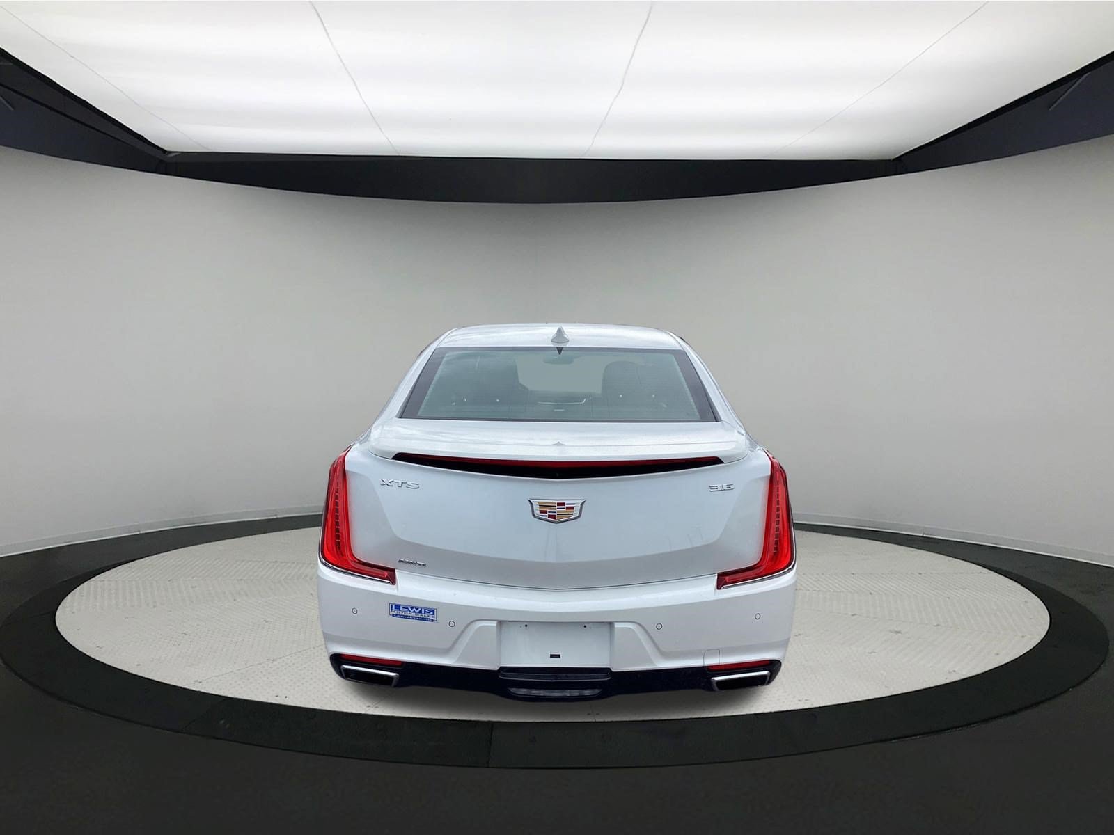Used 2019 Cadillac XTS Premium Luxury AWD/4WD image 7
