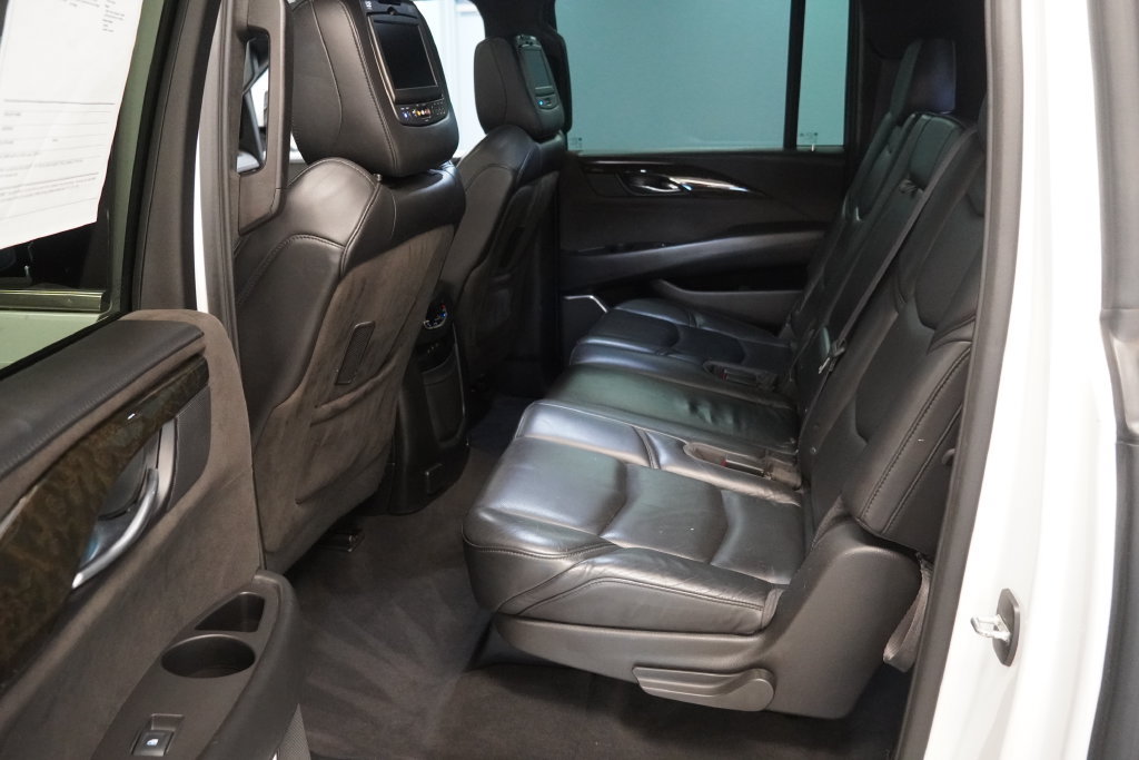 Used 2017 Cadillac Escalade ESV Platinum AWD/4WD image 19