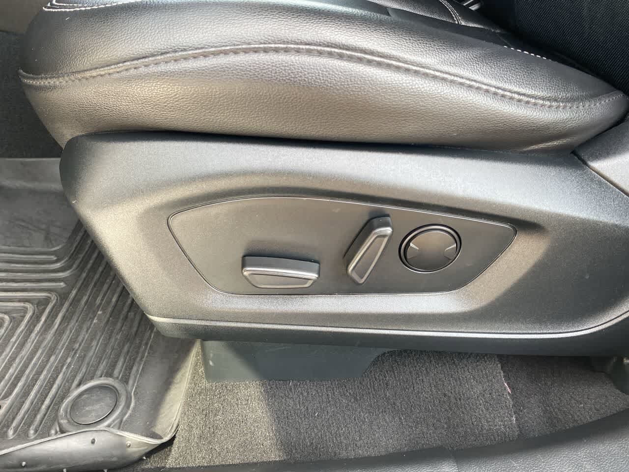 Used 2023 Ford Explorer Limited AWD/4WD image 12