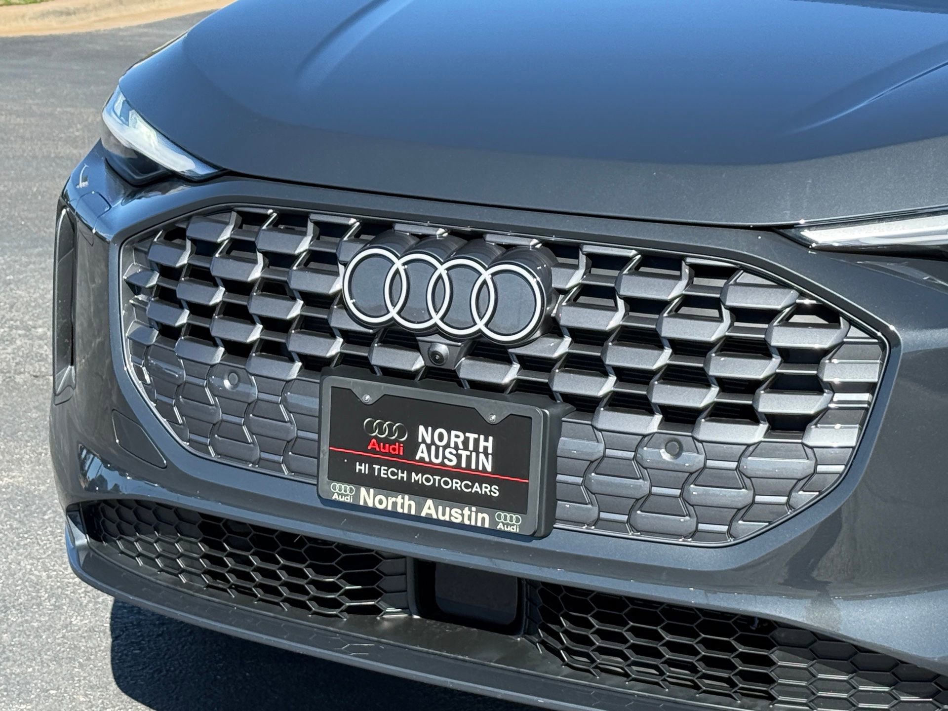 Certified 2025 Audi Q5 Premium w/ Convenience Package image 2