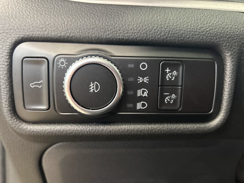 Used 2023 Ford Explorer XLT w/ Equipment Group 202A AWD/4WD image 24