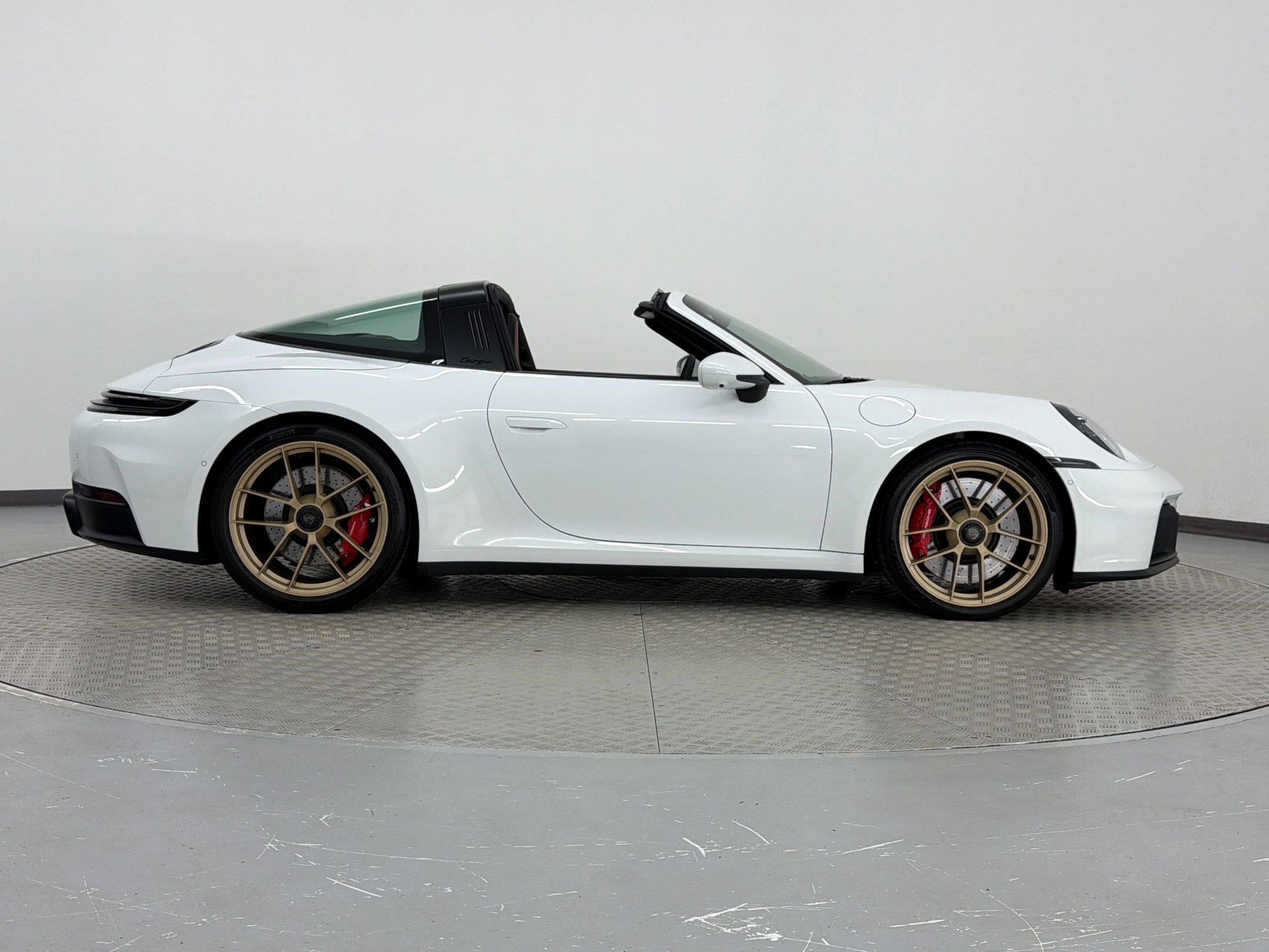 Certified 2026 Porsche 911 Targa 4 GTS AWD/4WD image 8