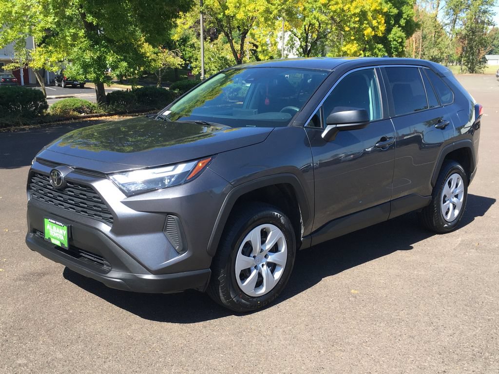 Used 2025 Toyota RAV4 LE AWD/4WD image 11
