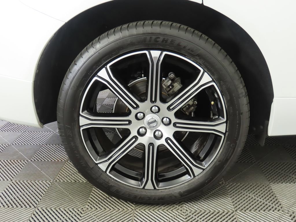 Used 2019 Volvo XC60 T5 Inscription w/ Protection Package Premier image 32