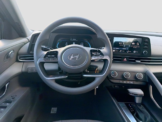 Certified 2026 Hyundai Elantra SE FWD image 23