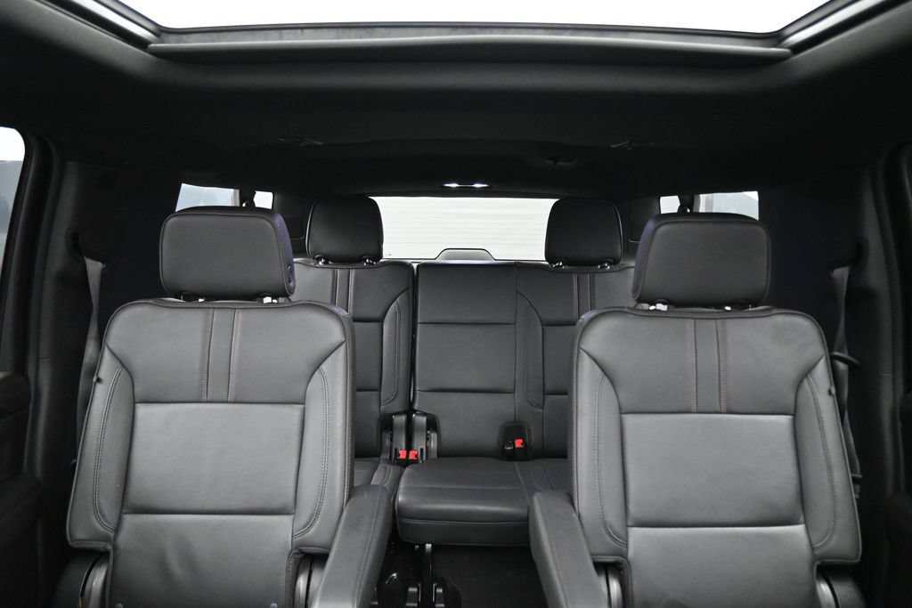 Used 2022 Chevrolet Suburban RST w/ Luxury Package AWD/4WD image 29