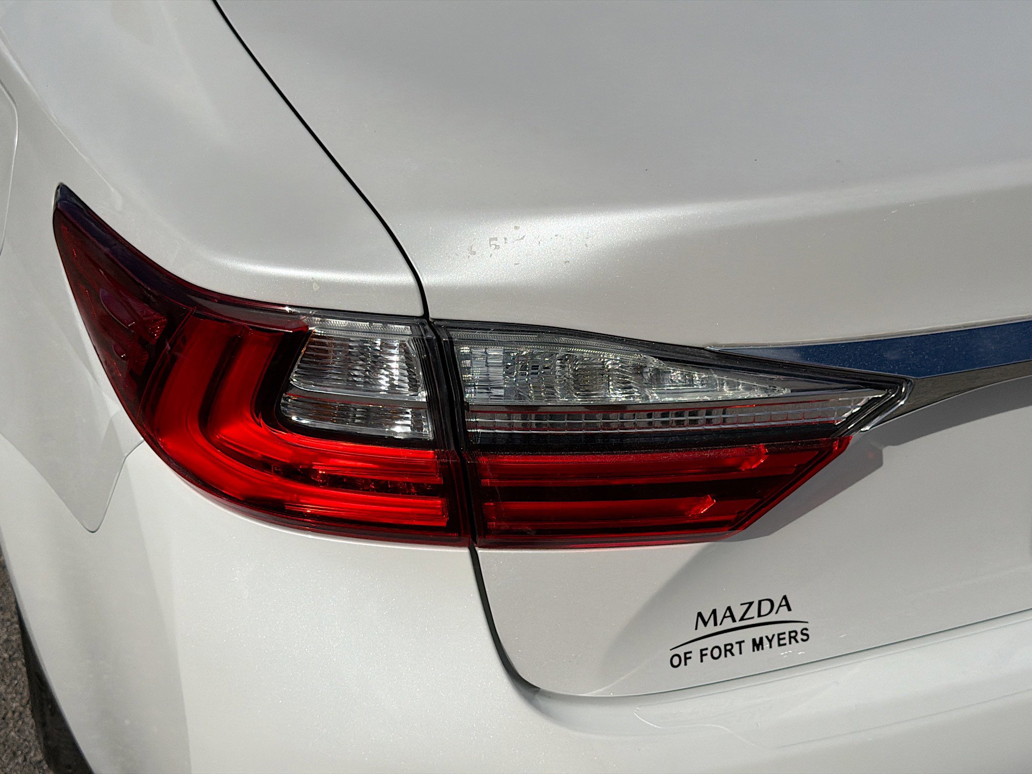 Used 2016 Lexus ES 350 w/ Luxury Package w/Wood Trim image 10