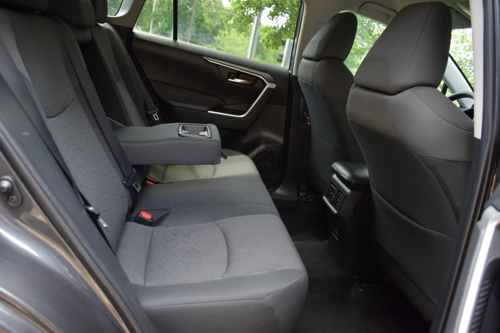 Used 2021 Toyota RAV4 XLE image 40