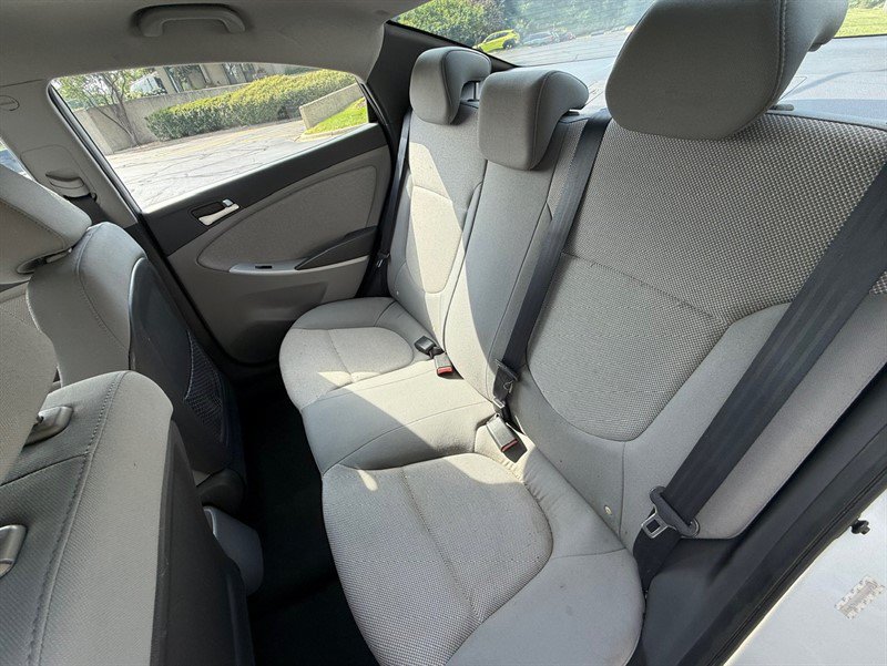 Used 2012 Hyundai Accent GLS FWD image 21