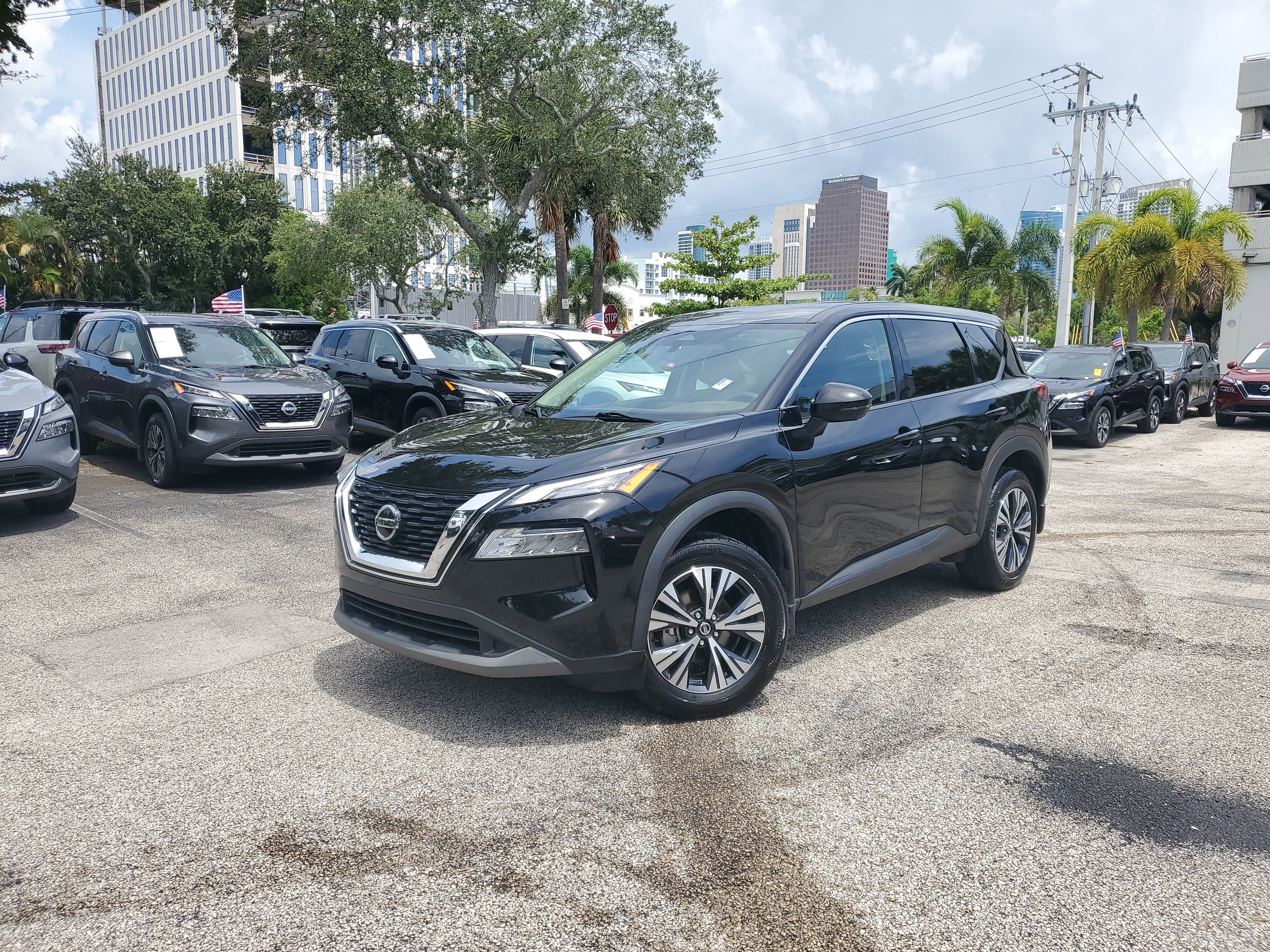 Certified 2021 Nissan Rogue SV image 32