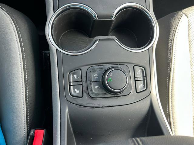 Used 2023 GMC Terrain SLT w/ Infotainment Package II image 15