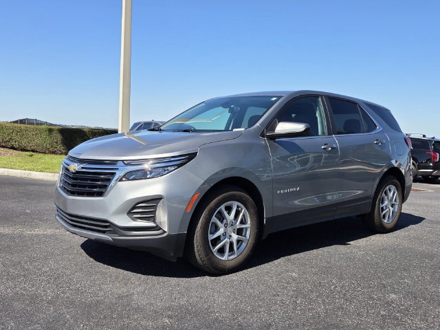 Used 2023 Chevrolet Equinox LT FWD image 2