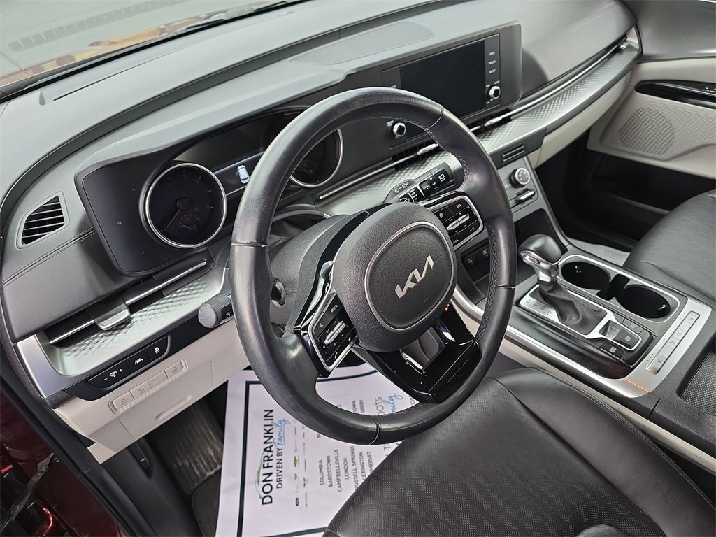 Used 2023 Kia Carnival LX image 20