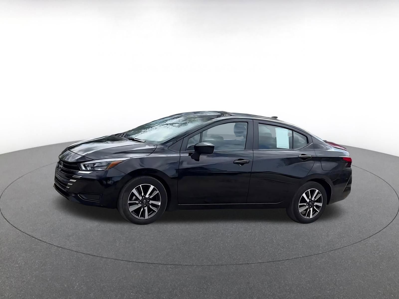 Used 2025 Nissan Versa SV FWD image 8