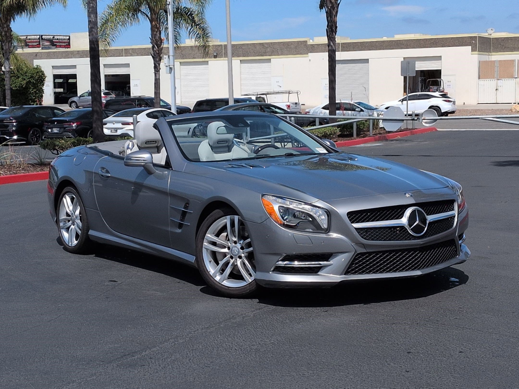 Used 2015 Mercedes-Benz SL 400 image 2