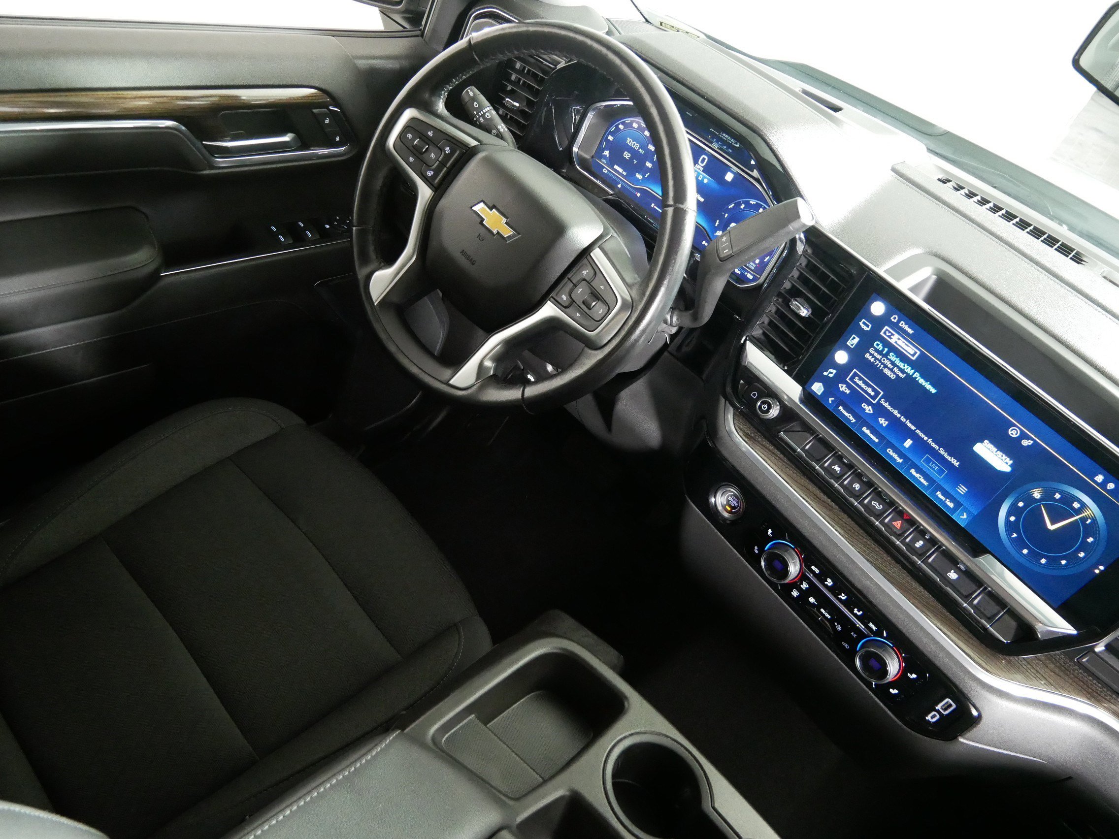 Used 2022 Chevrolet Silverado 1500 LT AWD/4WD image 9