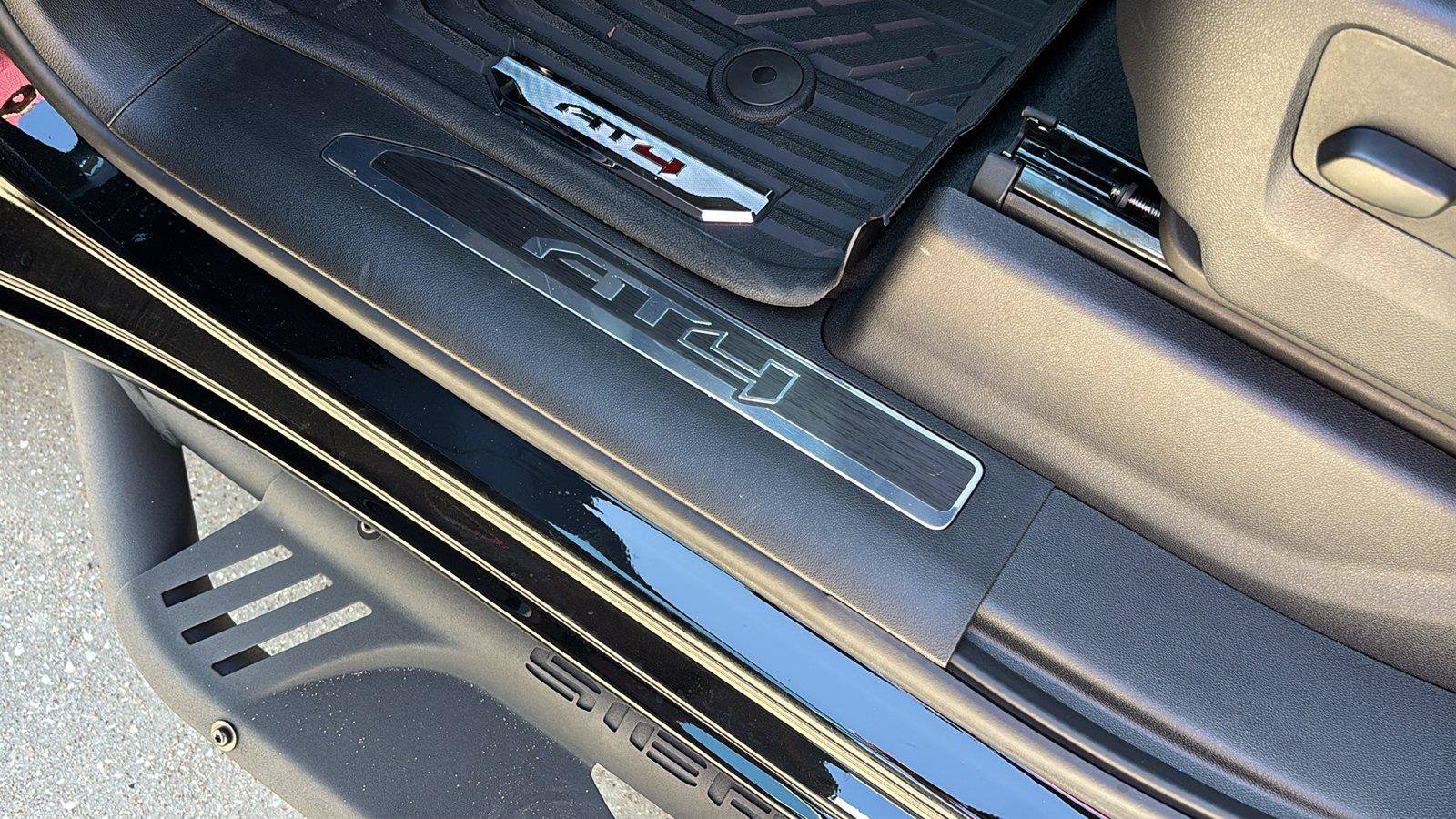 New 2026 GMC Sierra 1500 AT4 w/ AT4 Premium Package AWD/4WD image 17