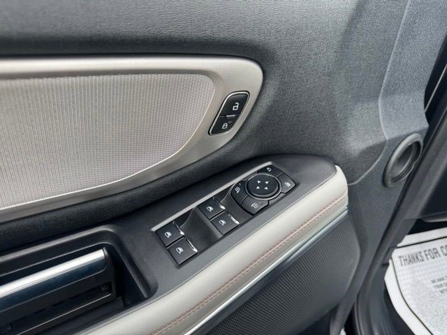 Used 2025 Ford Expedition Active image 11