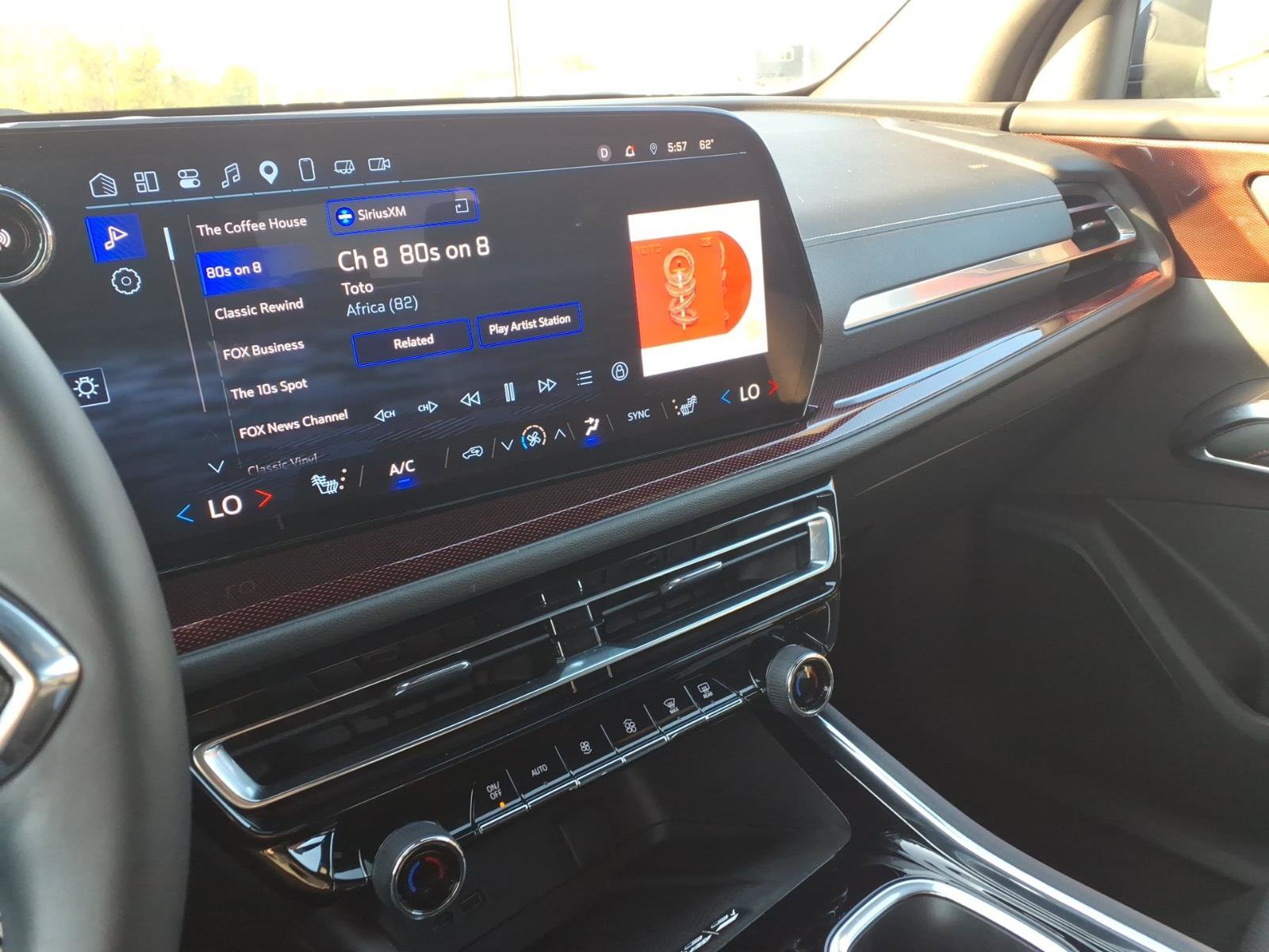 Certified 2025 Chevrolet Traverse Z71 w/ Driver Confidence Package AWD/4WD image 34