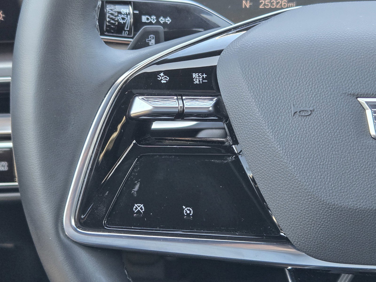 Certified 2024 Cadillac Lyriq Tech w/ Driver Assist Package image 26