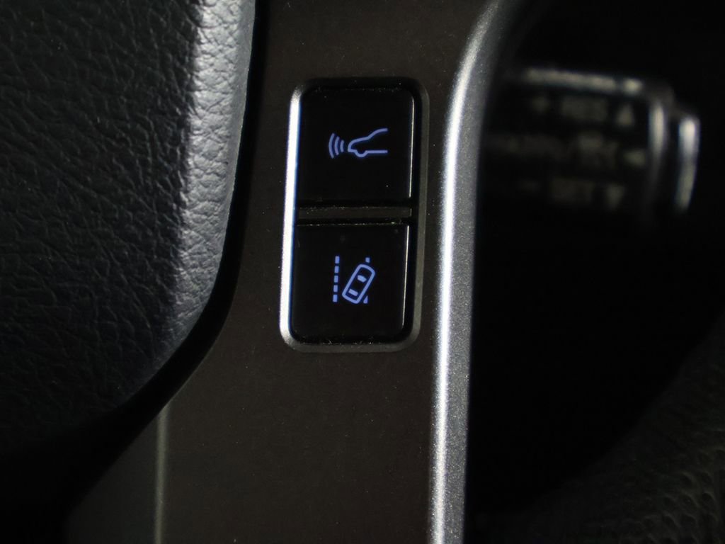 Used 2020 Toyota Tacoma TRD Off-Road AWD/4WD image 33