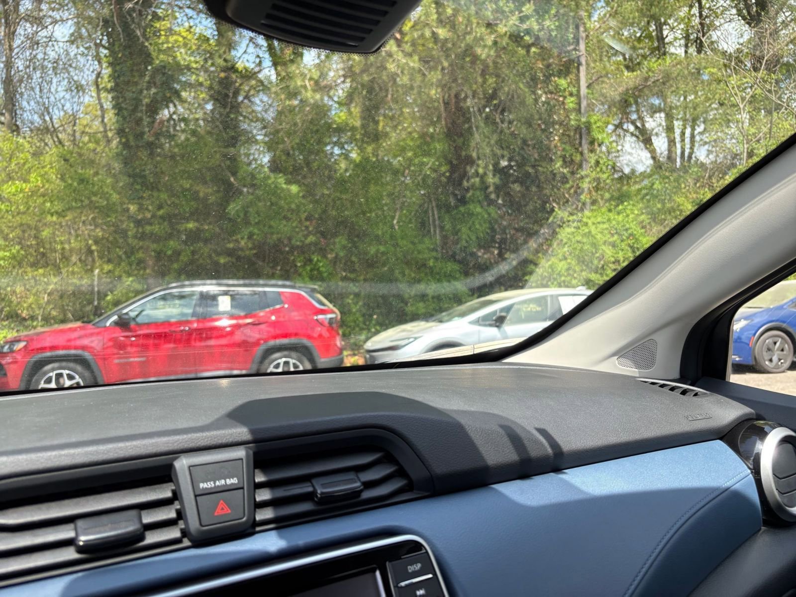 Used 2025 Nissan Versa SV image 35