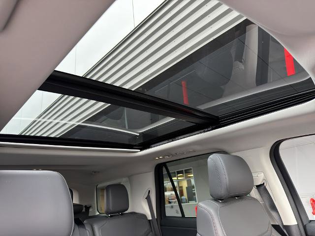 Certified 2025 Ford Expedition Active image 13