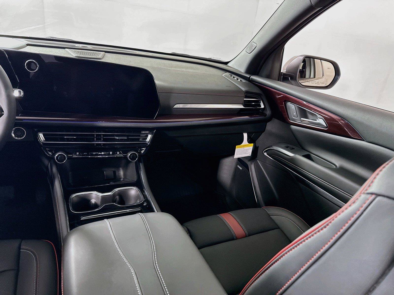 New 2027 Chevrolet Traverse RS w/ LPO, Floor Liner Package AWD/4WD image 17