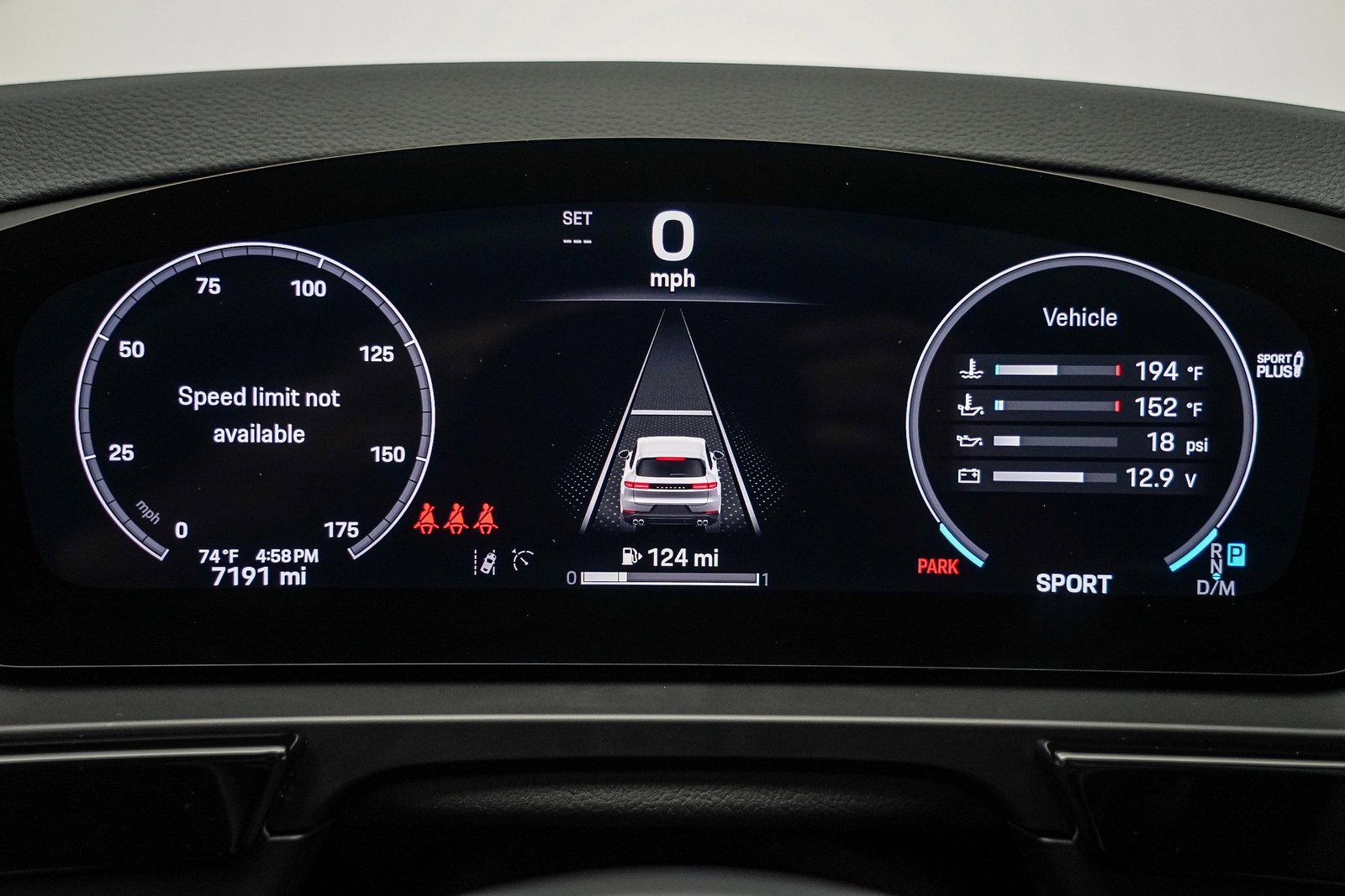 Used 2025 Porsche Cayenne image 28