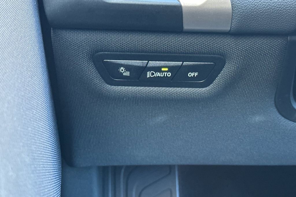 Used 2023 BMW iX xDrive50 image 30