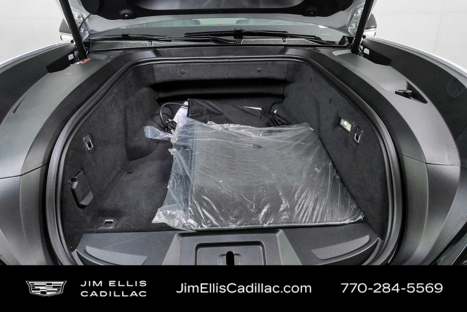 Certified 2025 Cadillac Escalade IQ Luxury 2 w/ LPO, Premium Carpet Package AWD/4WD image 36