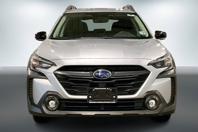 Used 2025 Subaru Outback Premium image 2