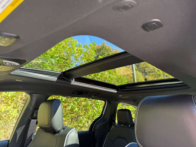 New 2026 Chrysler Pacifica Limited image 35