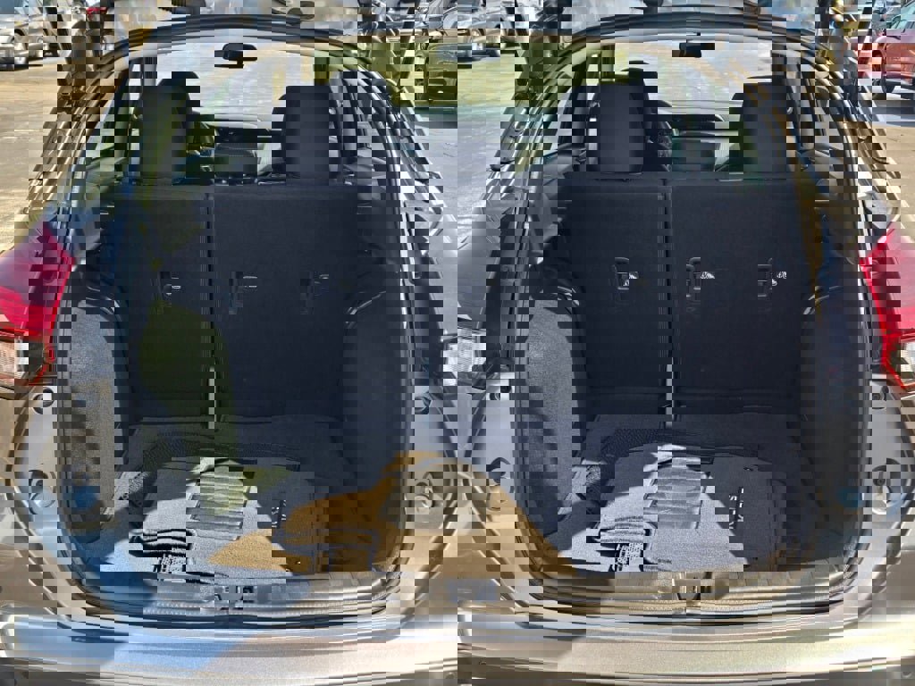 Used 2023 Nissan Kicks SV image 13