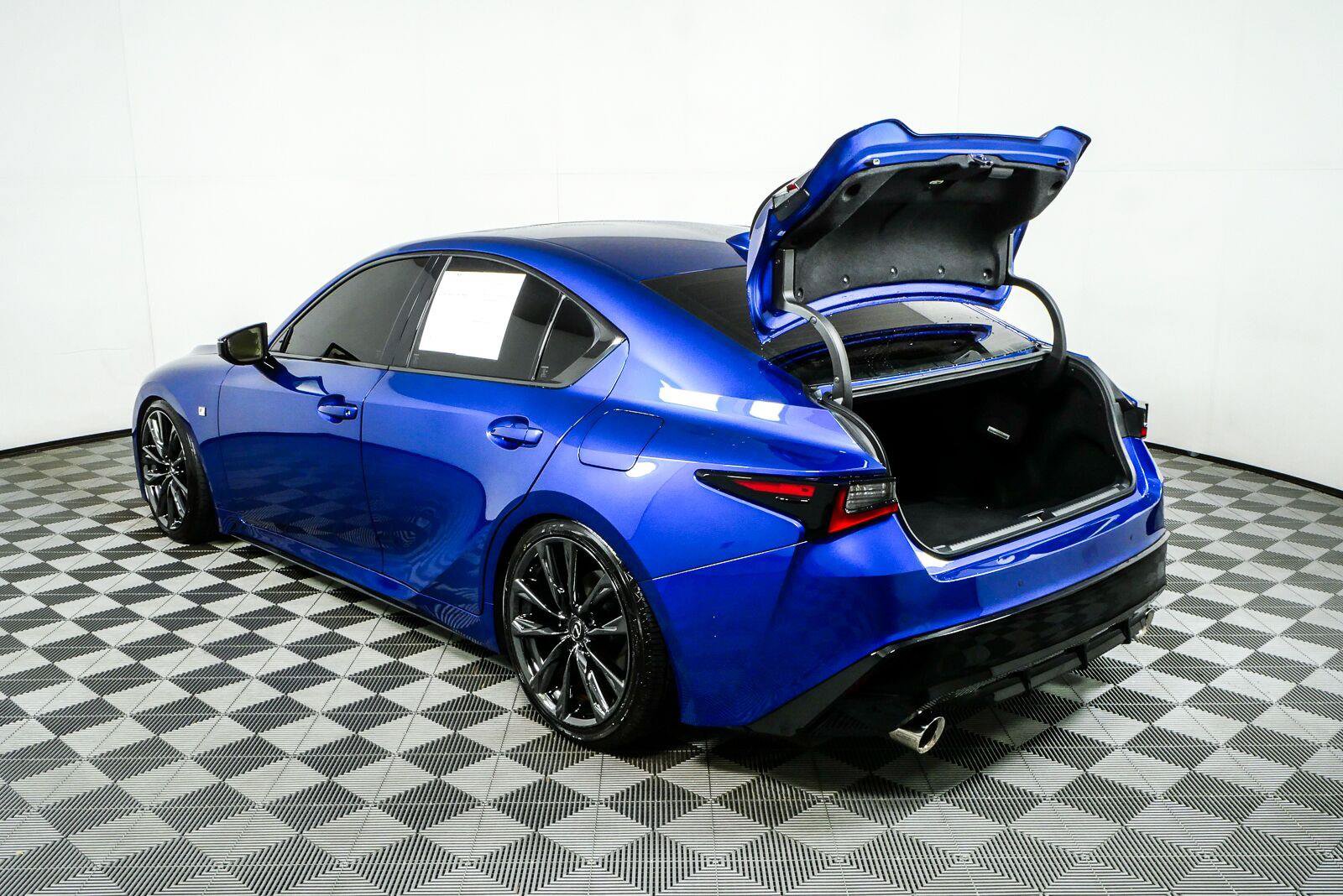 Used 2025 Lexus IS 350 F Sport RWD image 32