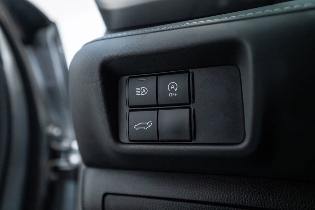Used 2023 Toyota Highlander LE FWD image 23