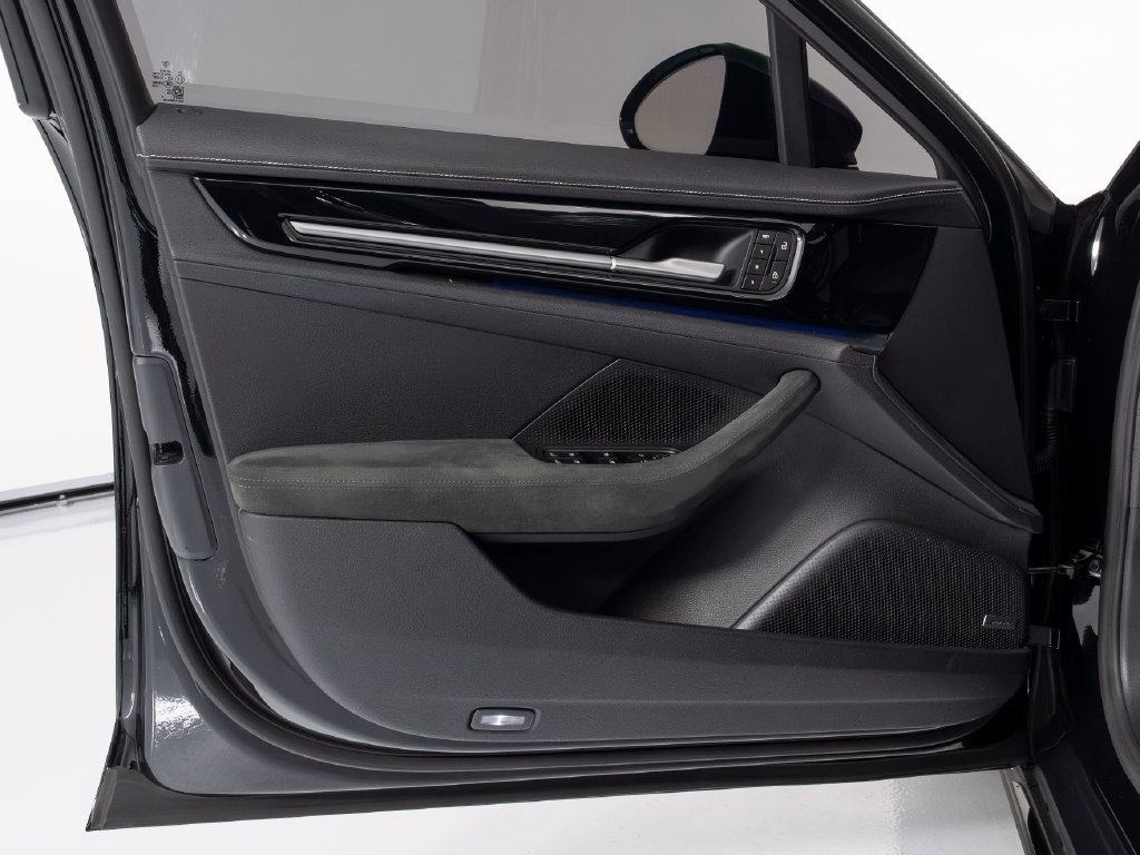 Certified 2025 Porsche Panamera GTS AWD/4WD image 19