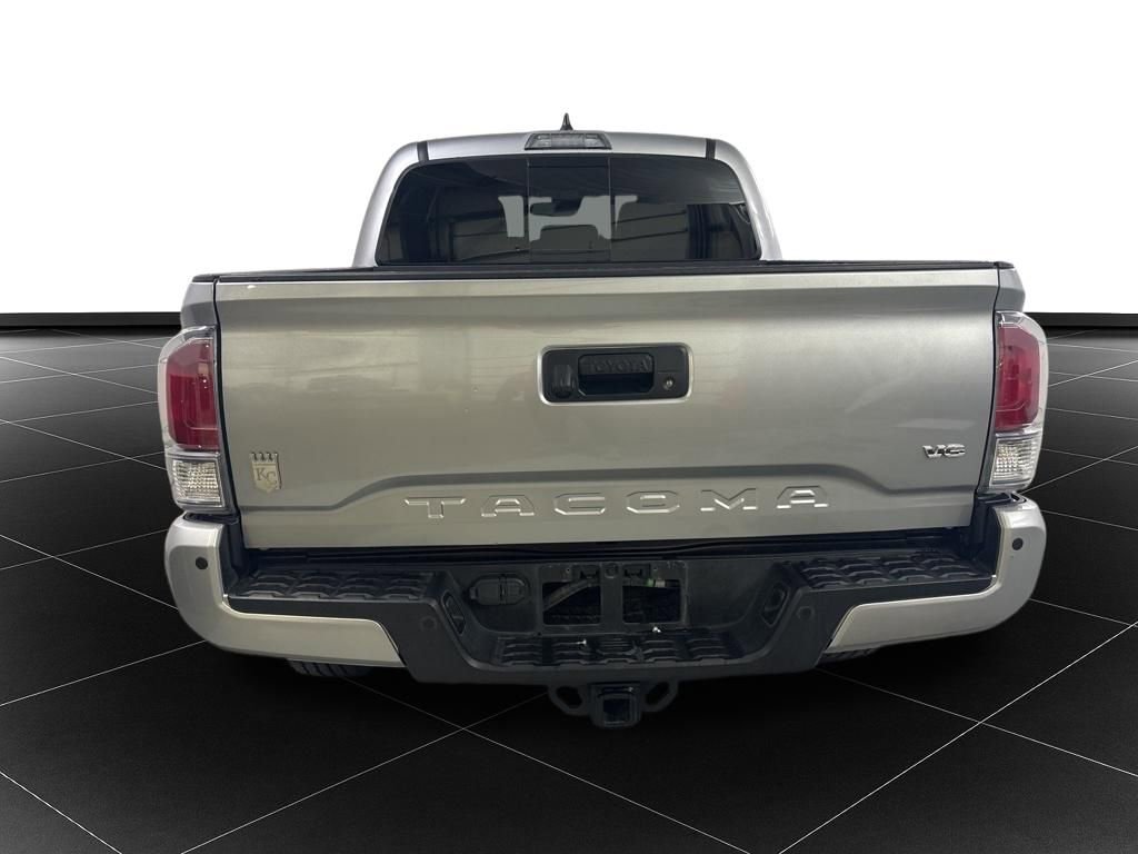 Used 2020 Toyota Tacoma TRD Sport w/ TRD Premium Sport Package image 4