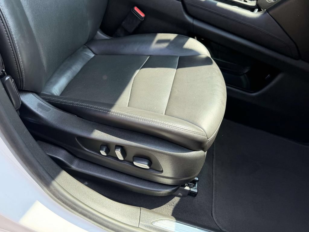 Used 2021 Cadillac XT5 Premium Luxury FWD image 9