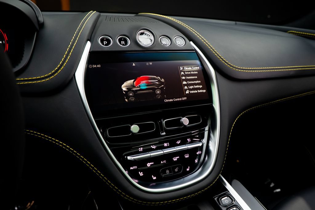 Used 2022 Aston Martin DBX AWD/4WD image 42