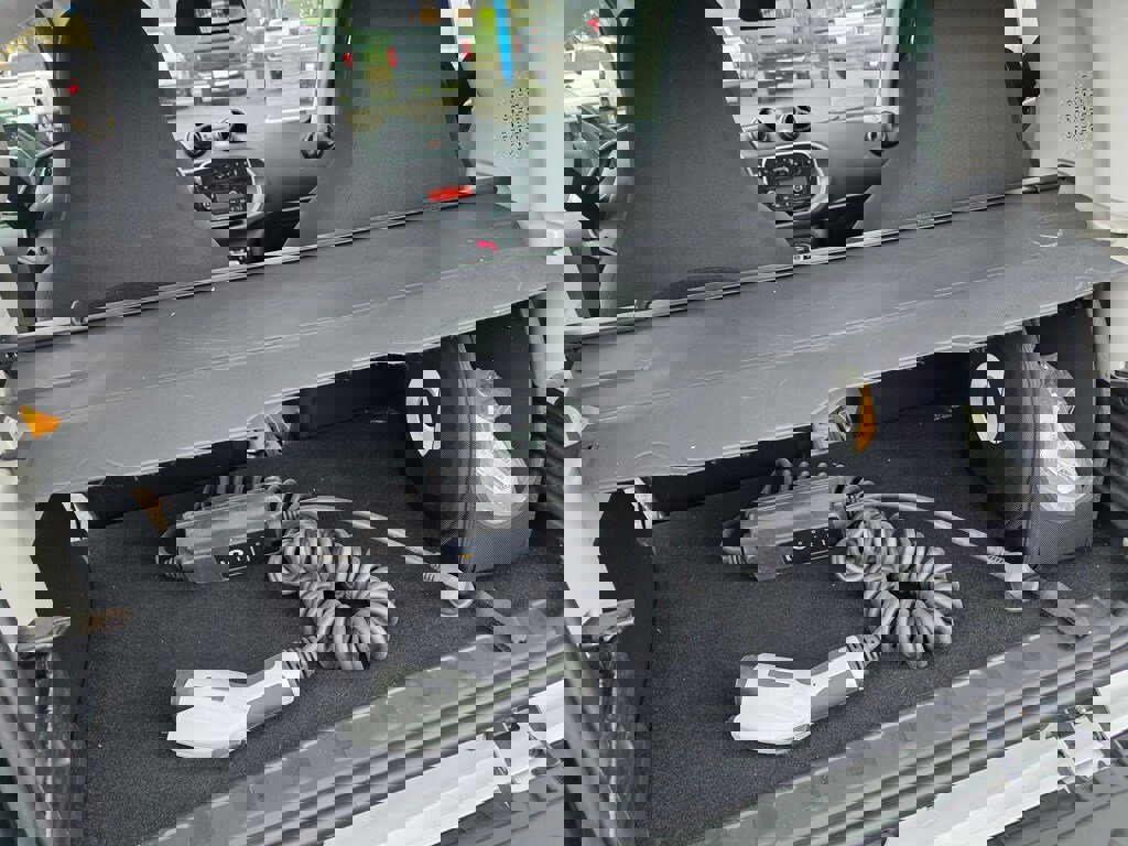 Used 2018 smart fortwo electric drive image 22