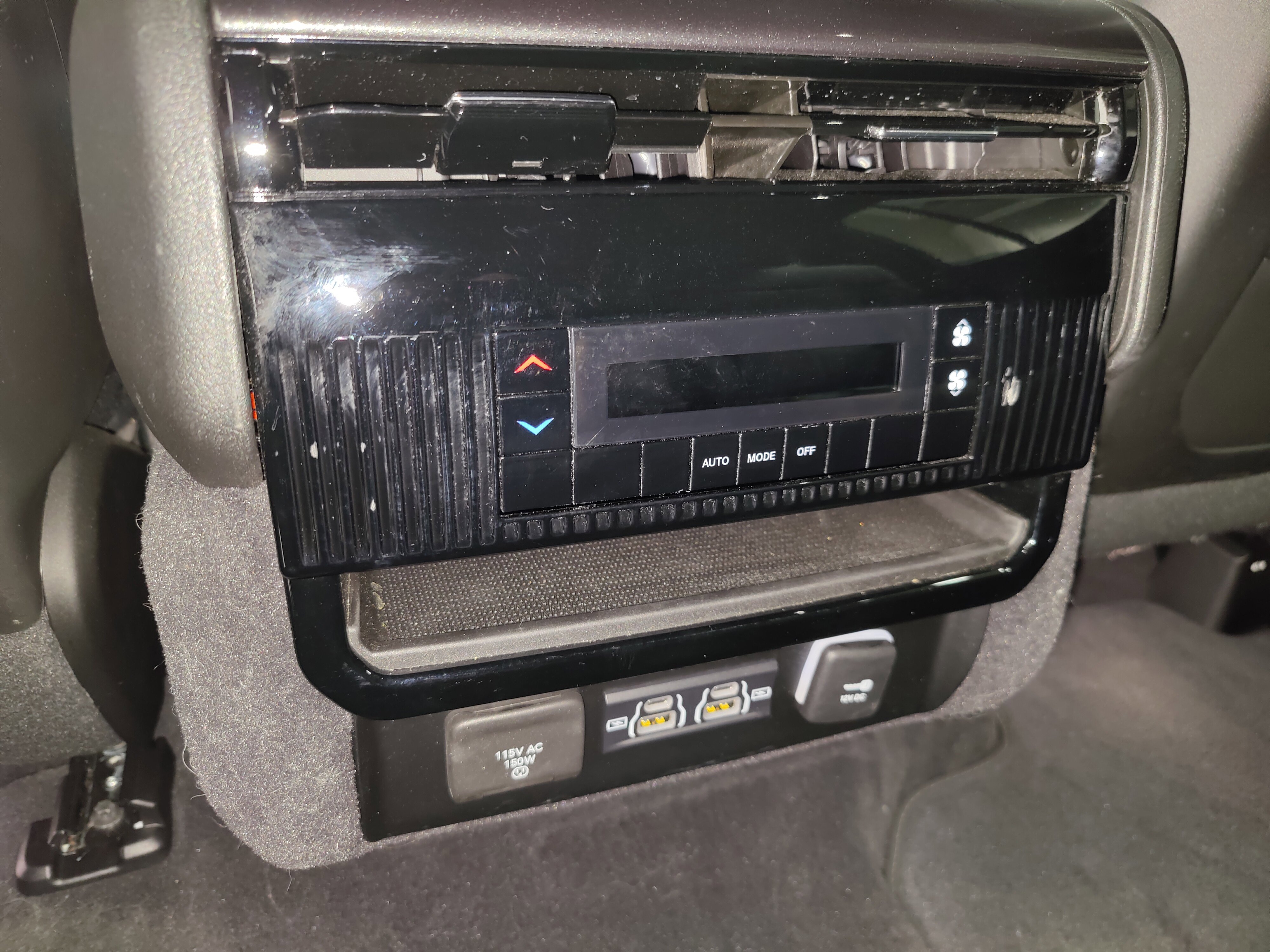 Used 2024 Jeep Wagoneer 4WD image 27