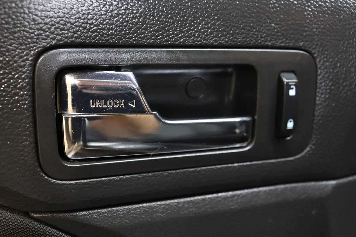 Used 2011 Ford Fusion SE w/ 201A Rapid Spec Order Code FWD image 25
