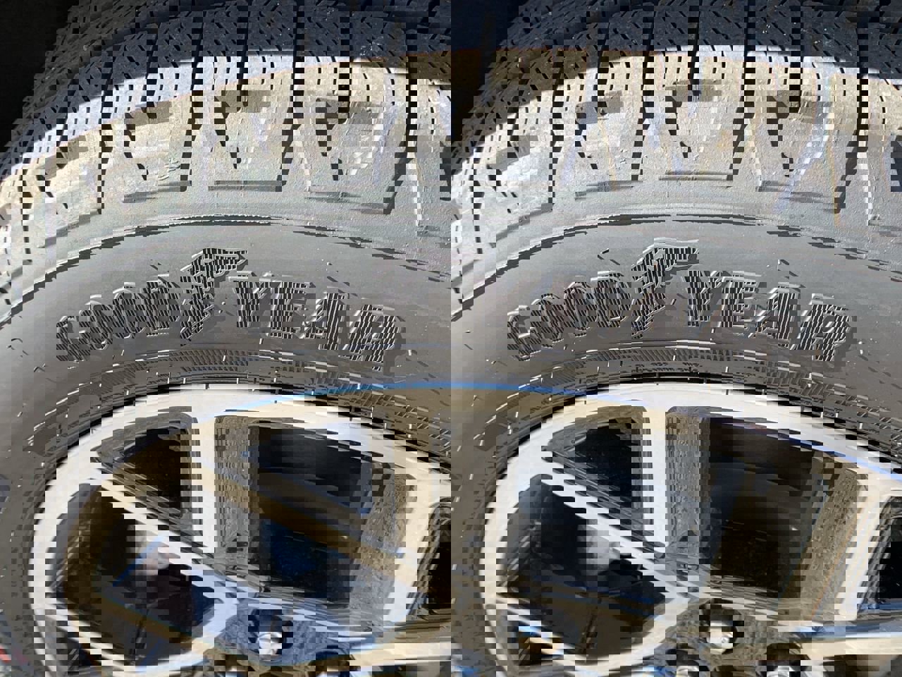 New 2025 Ford Maverick Lariat w/ 4K Tow Package image 13