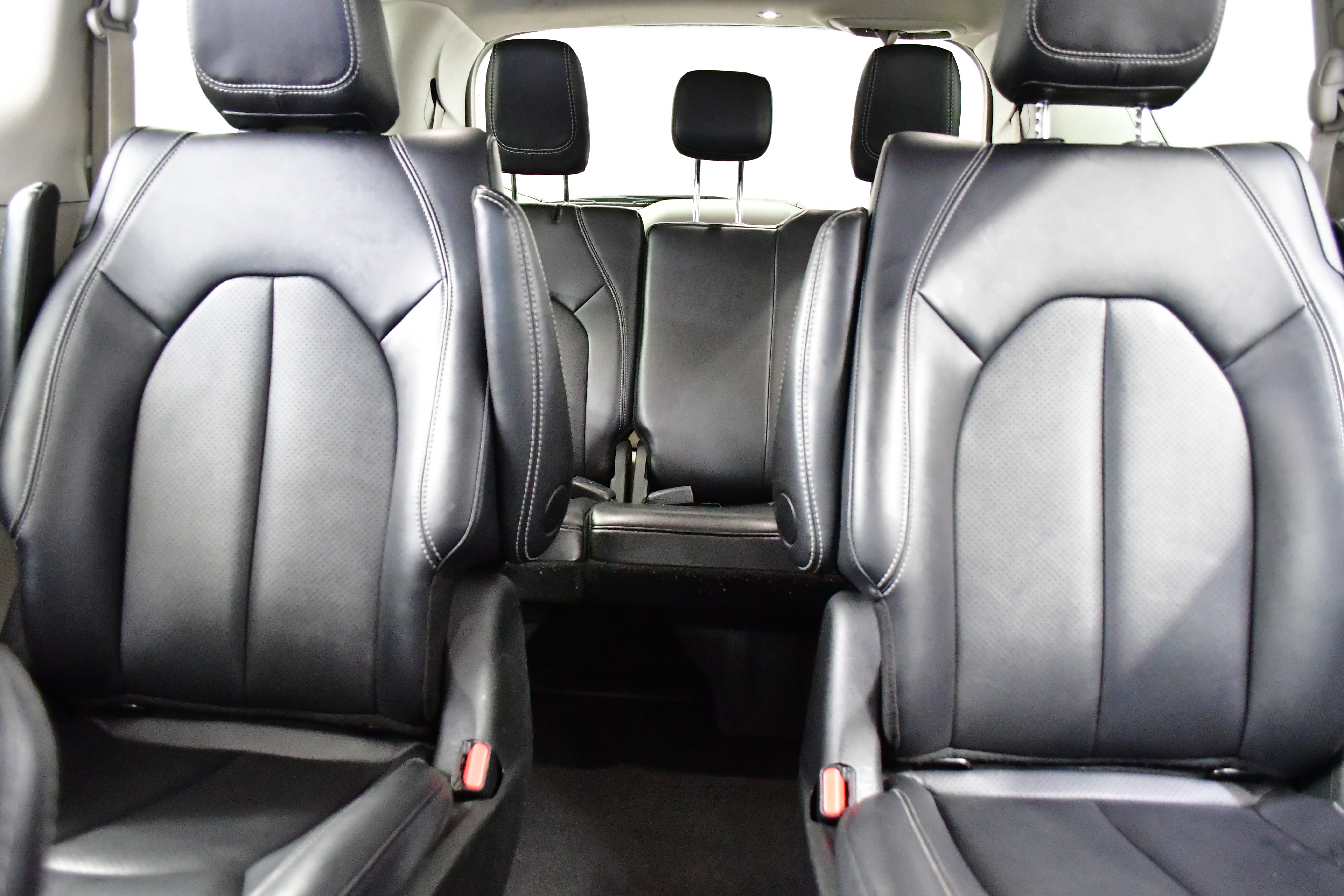 Used 2024 Chrysler Pacifica Touring-L FWD image 14