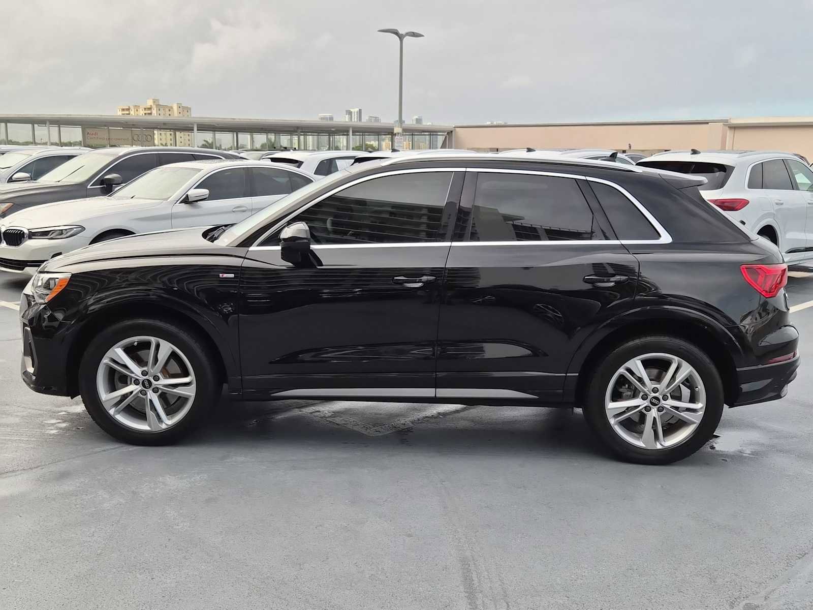 Used 2021 Audi Q3 2.0T Premium w/ Convenience Package image 3