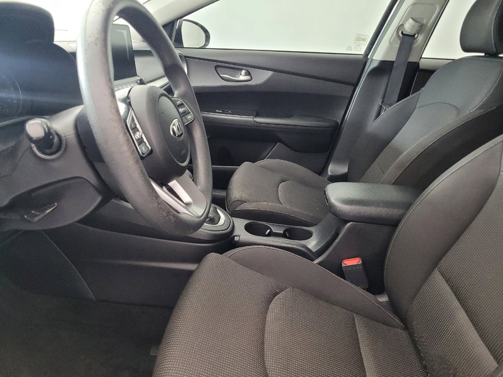 Used 2020 Kia Forte LXS FWD image 17
