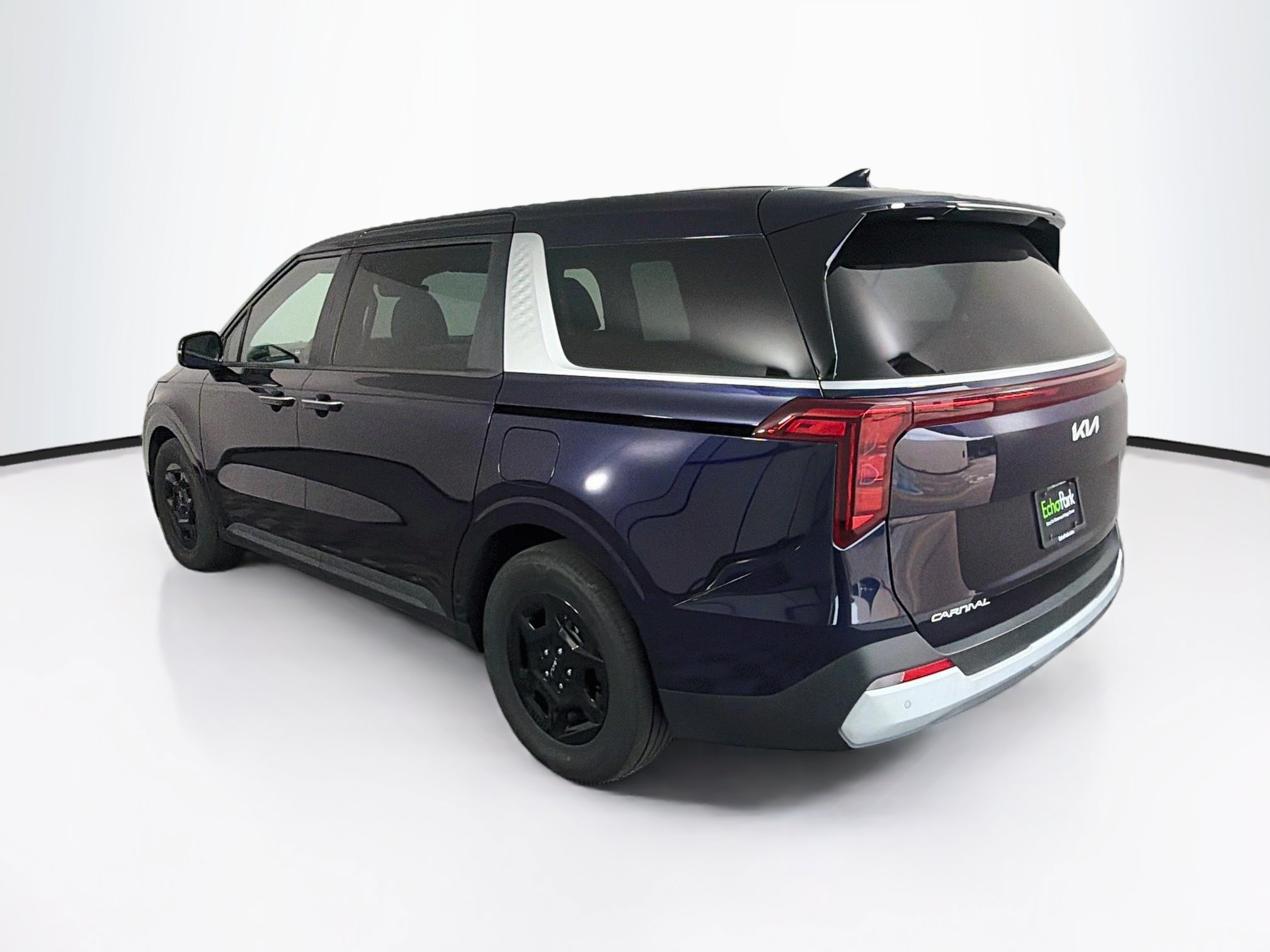 Used 2026 Kia Carnival FWD image 5
