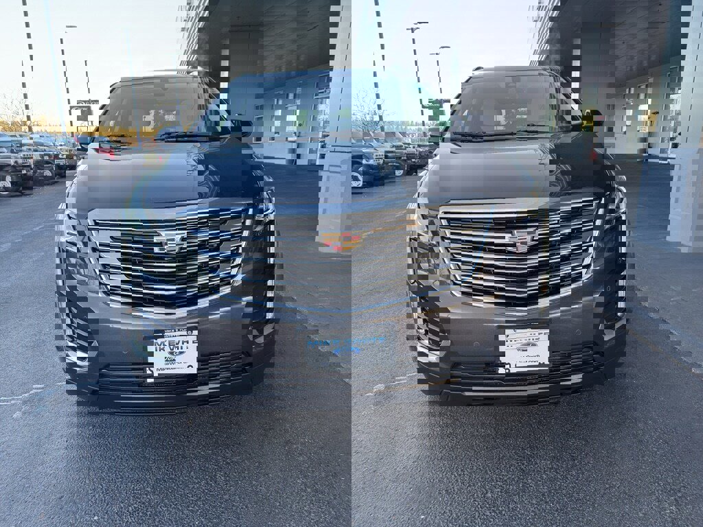 Used 2017 Cadillac XT5 Luxury w/ Driver Awareness Package image 2