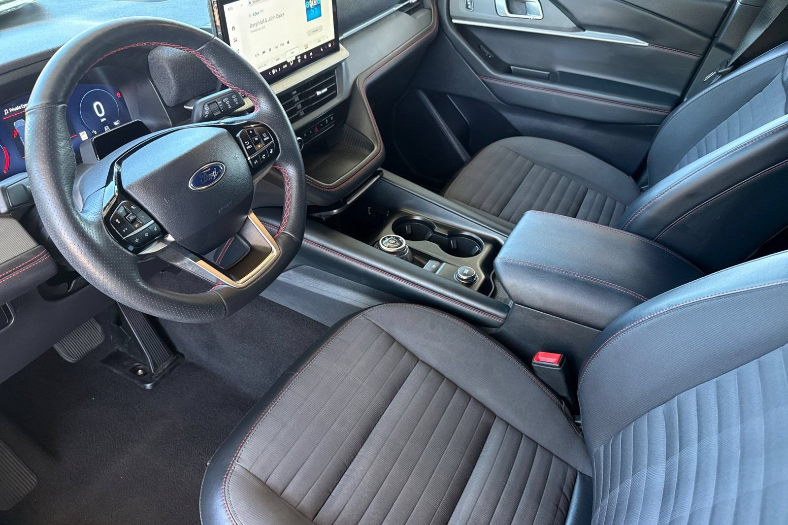 Used 2025 Ford Explorer ST-Line AWD/4WD image 5
